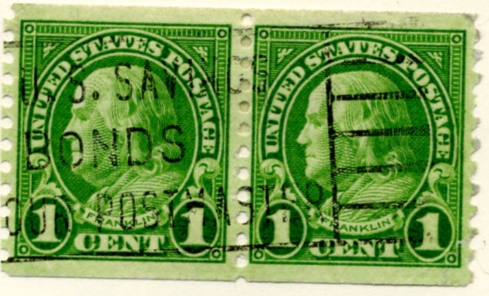 Scott 597 Franklin 1 Cent Stamp Green Series of 1922-1925 Rotary Press coil stamp Perforated 10 vertically pair a